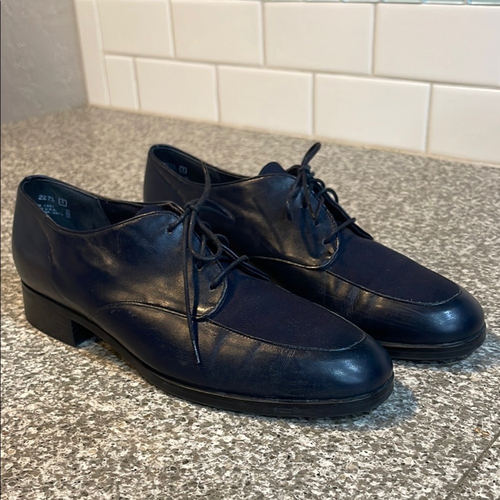 Munro Black Leather Oxford Shoes Timeless Design
